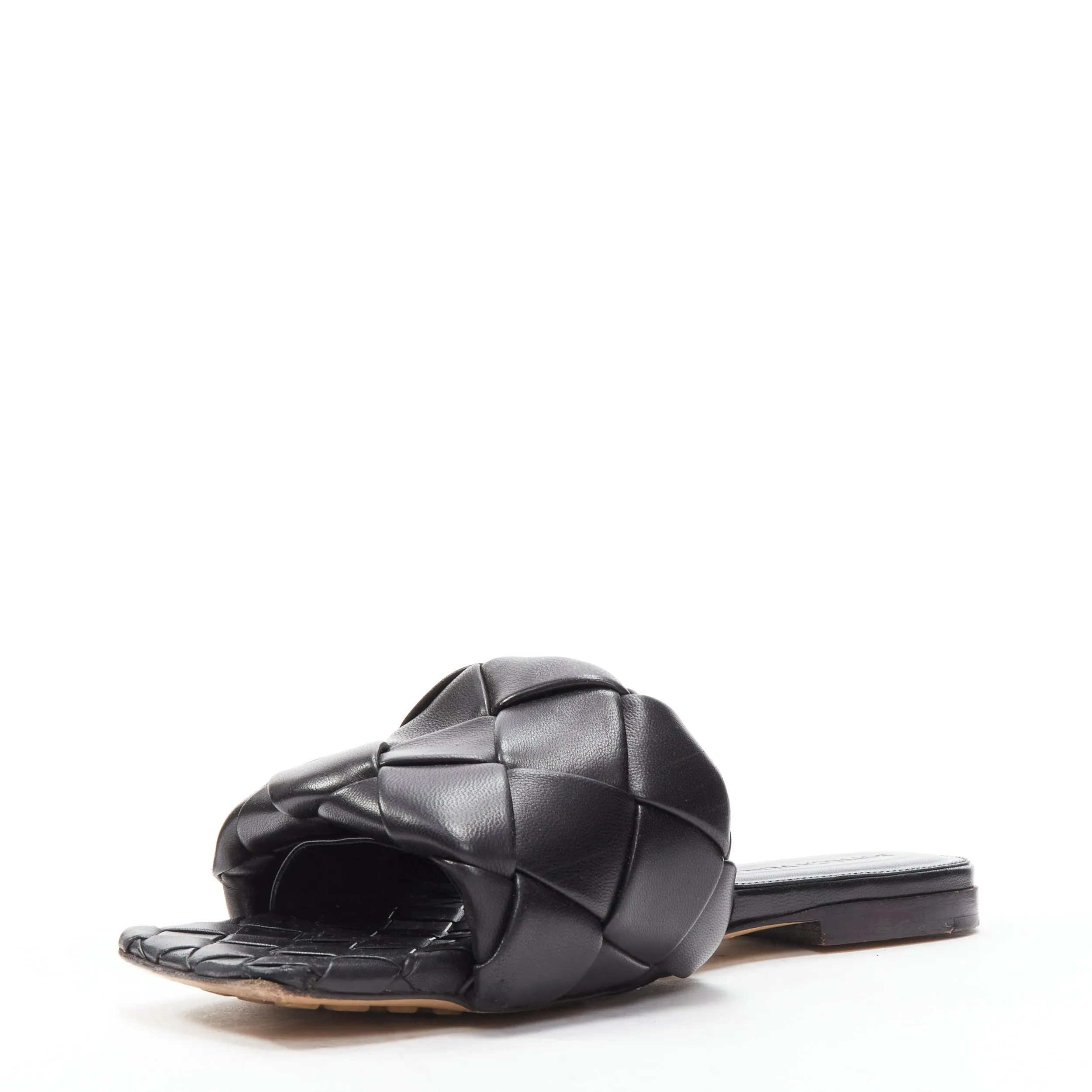 BOTTEGA VENETA Lido black intrecciato maxi woven leather flat sandals EU37