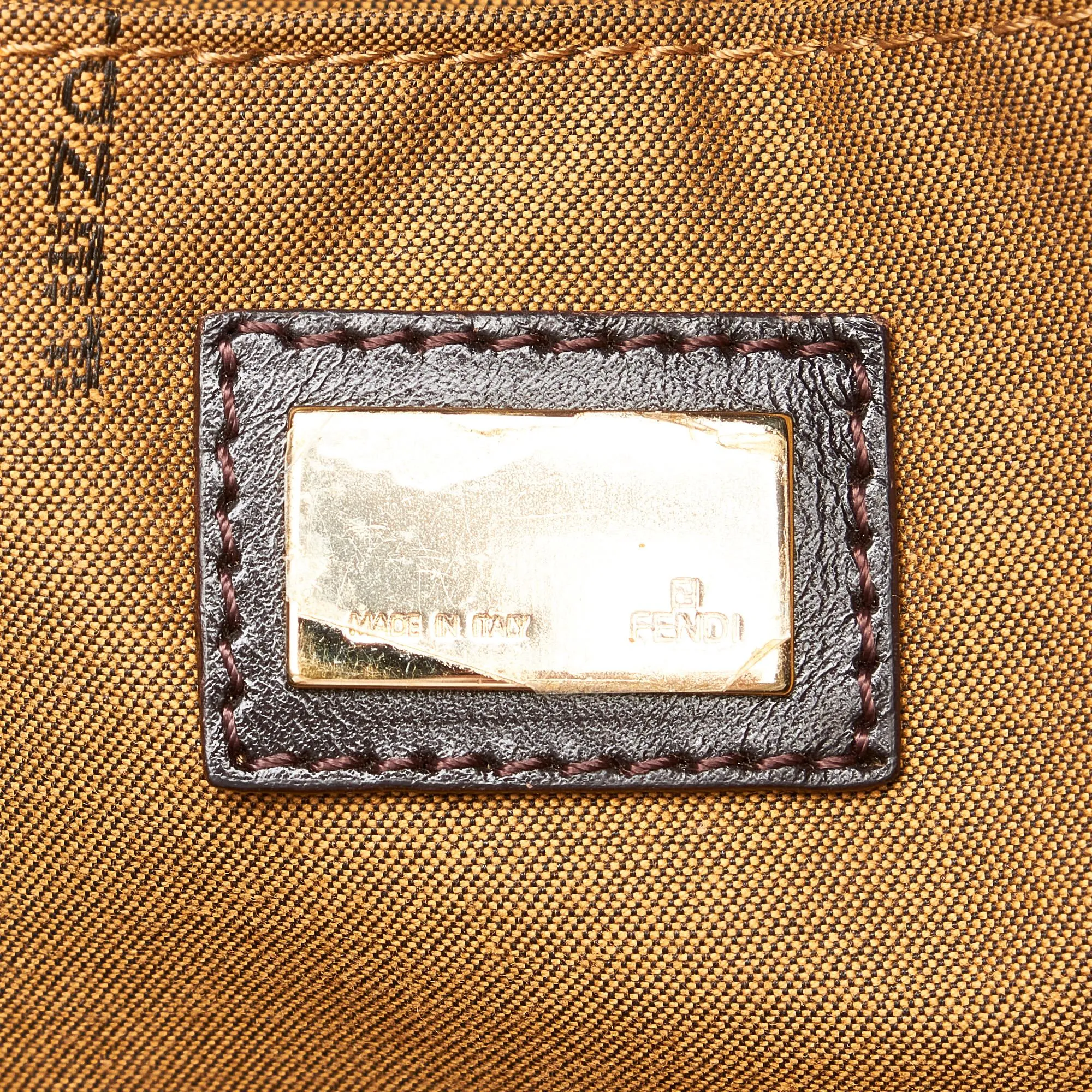 Fendi Zucca Tote (SHG-oPw2pD)
