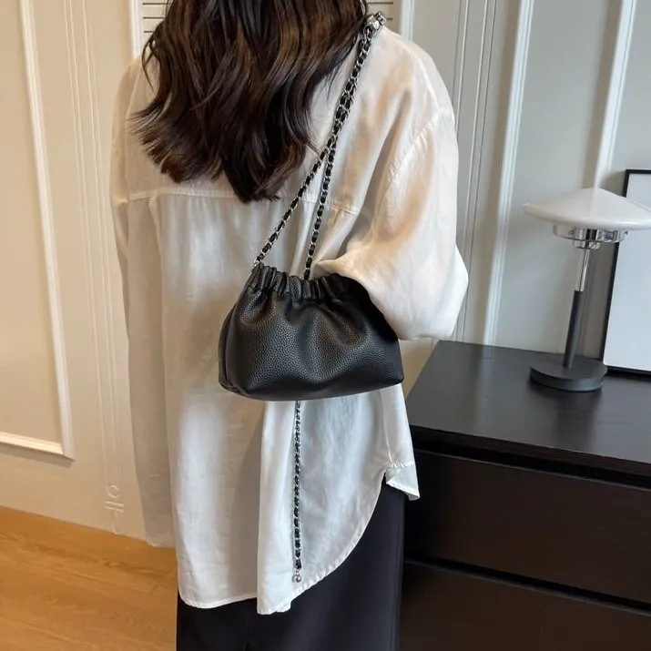 Minimalist Chain Strap Crossbody Pouch Bag, Cute Mini Leather Purse, Small Canvas Bag for Women, Drawstring Bag, Vegan Leather Bag